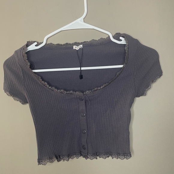 Garage Lace Trim Buttoned cropped Tee size XS - Picture 4 of 7
